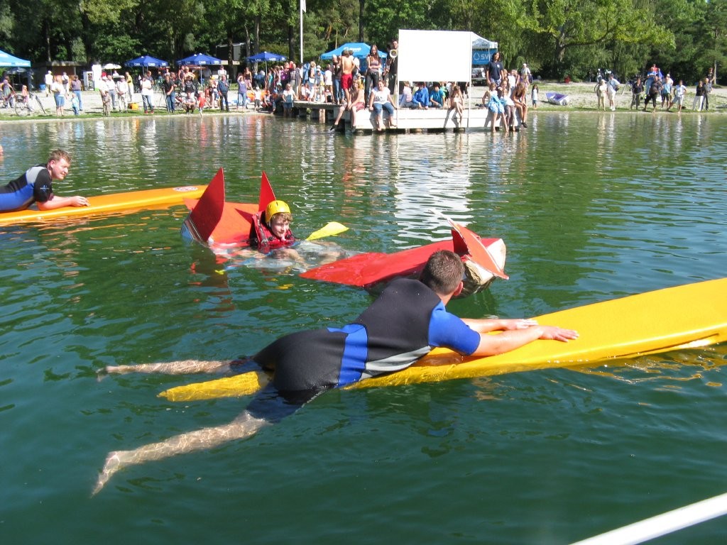 Alle Schwimmbretter sind in Wartestellung