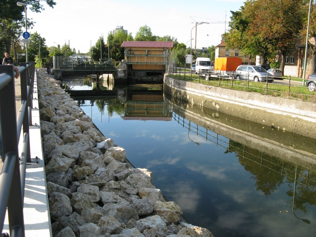 Proviantbach an der Joh.-Haag-Straße